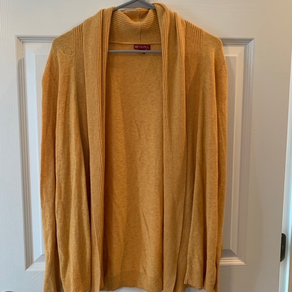 Mustard sweater - Picture 1 of 3
